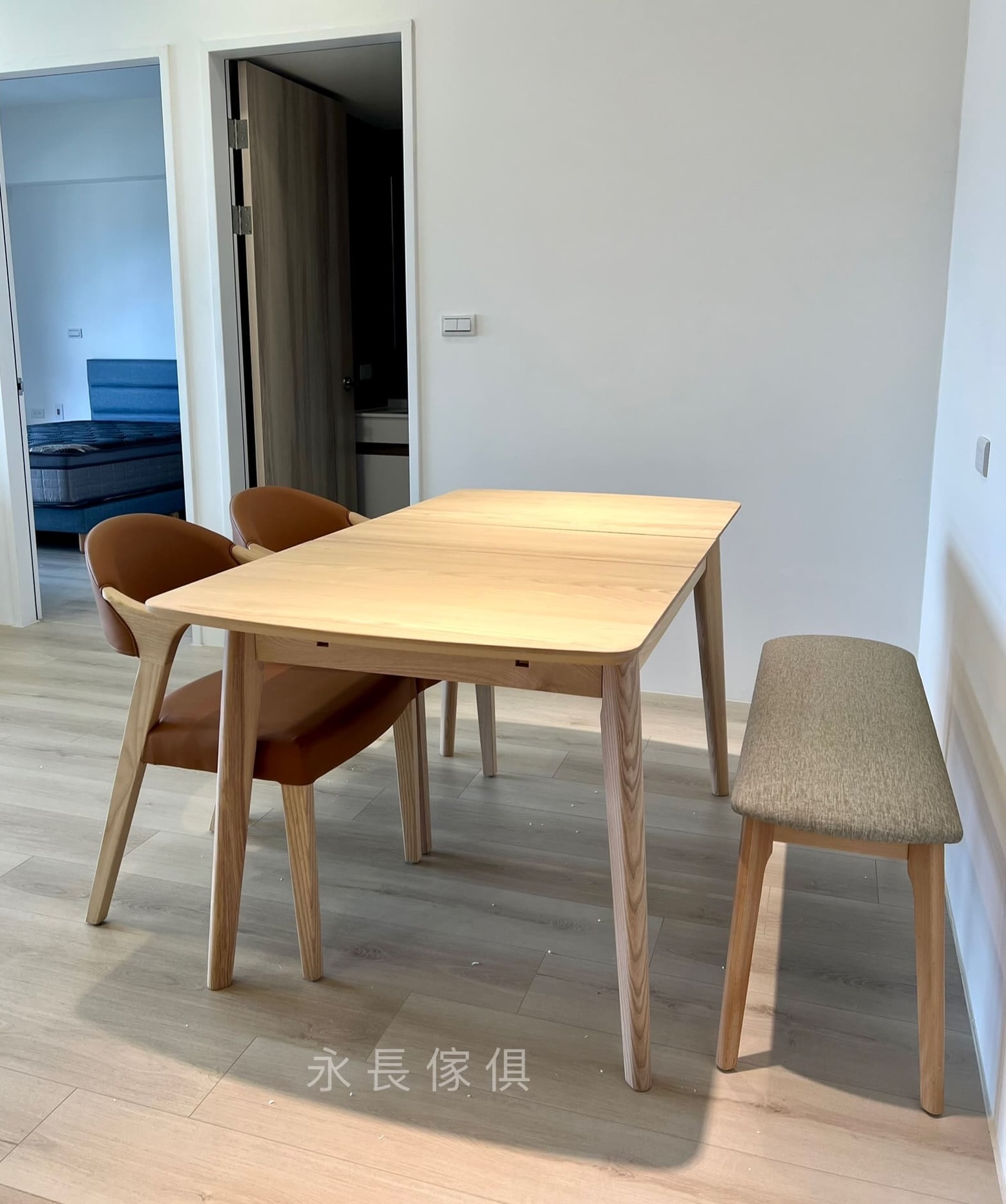 新竹苗栗實木餐桌推薦 北美梣木餐桌設計 餐廳空間搭配 竹南實木家具